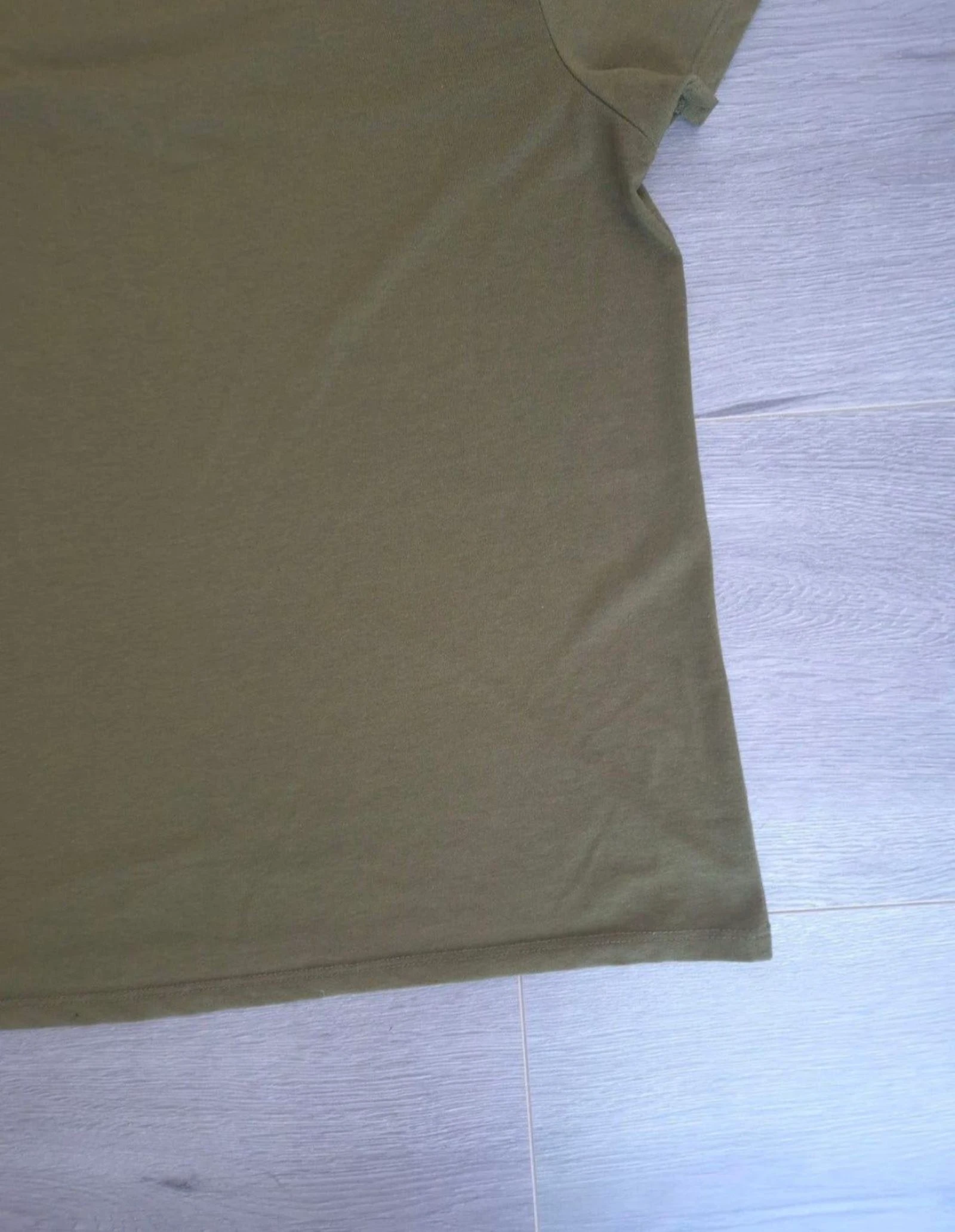 Jacqueline de Yong T-shirt vert clair col V (Taille M) – Haut basique kaki – photo 7